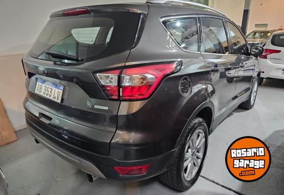 Autos - Ford KUGA SEL 2017 Nafta 77000Km - En Venta