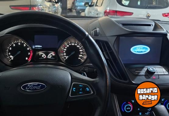 Autos - Ford KUGA SEL 2017 Nafta 77000Km - En Venta