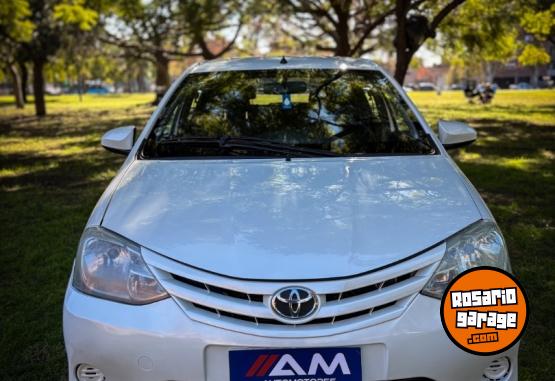 Autos - Toyota ETIOS 1.5 Yaris 2016 Nafta 148000Km - En Venta
