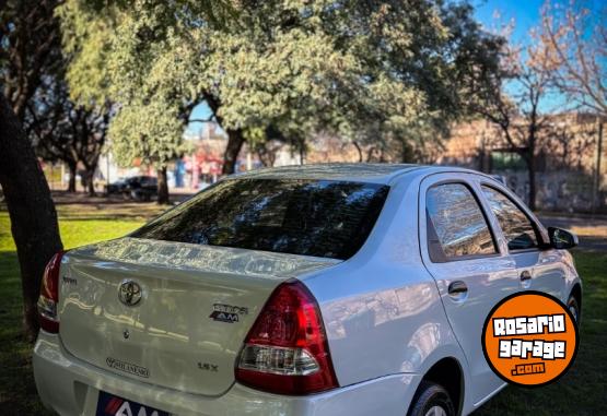 Autos - Toyota ETIOS 1.5 Yaris 2016 Nafta 148000Km - En Venta