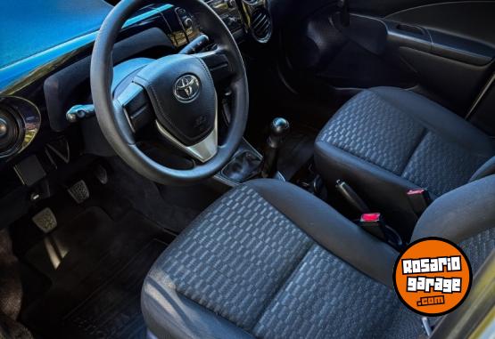 Autos - Toyota ETIOS 1.5 Yaris 2016 Nafta 148000Km - En Venta