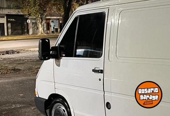Utilitarios - Renault trafic 1998 Nafta 80000Km - En Venta