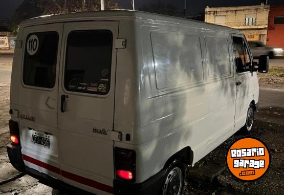 Utilitarios - Renault trafic 1998 Nafta 80000Km - En Venta
