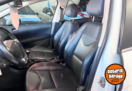 Autos - Peugeot 408 feline 2018 Diesel 130000Km - En Venta