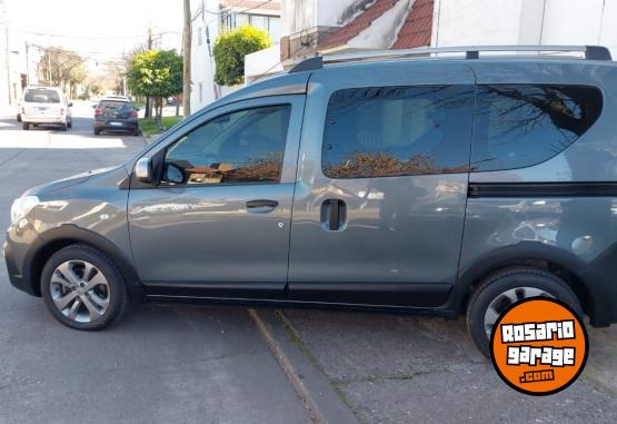 Utilitarios - Renault KANGOO 1.6 STEPWAY 2024 Nafta 40000Km - En Venta