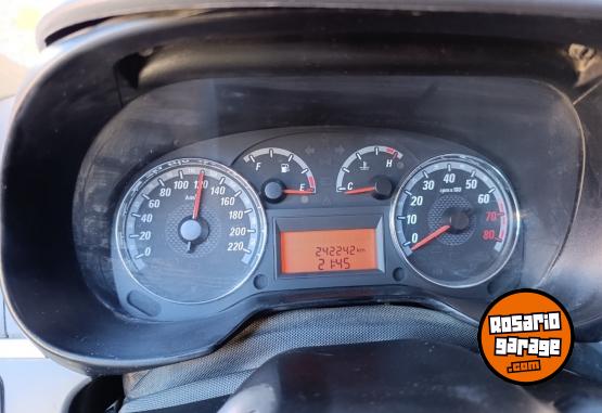 Autos - Fiat Punto elx 1.4 2008 Nafta 245000Km - En Venta