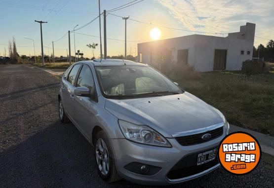 Autos - Ford FOCUS II GHIA 2.0 2011 Nafta 150000Km - En Venta