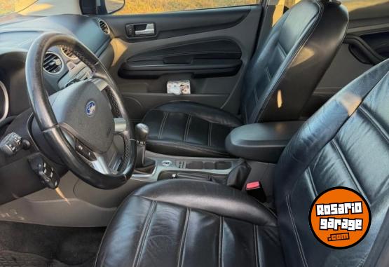 Autos - Ford FOCUS II GHIA 2.0 2011 Nafta 150000Km - En Venta