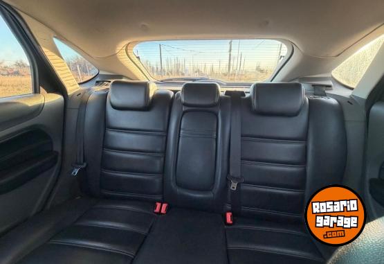 Autos - Ford FOCUS II GHIA 2.0 2011 Nafta 150000Km - En Venta
