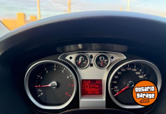 Autos - Ford FOCUS II GHIA 2.0 2011 Nafta 150000Km - En Venta