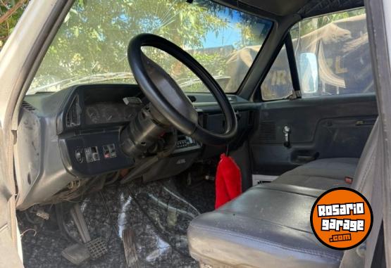 Camiones y Grúas - Ford 14000 - En Venta