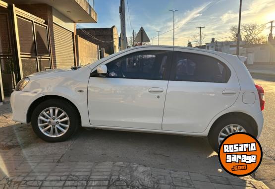 Autos - Toyota Etios xls 2014 Nafta 69000Km - En Venta