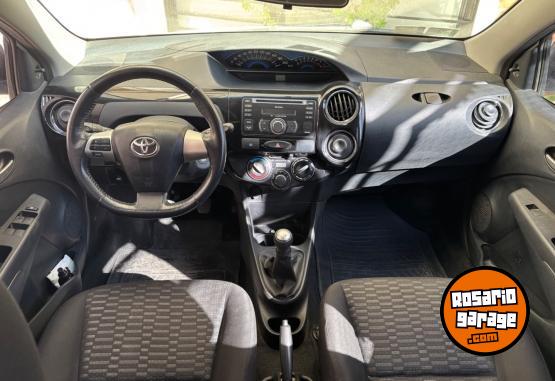 Autos - Toyota Etios xls 2014 Nafta 69000Km - En Venta