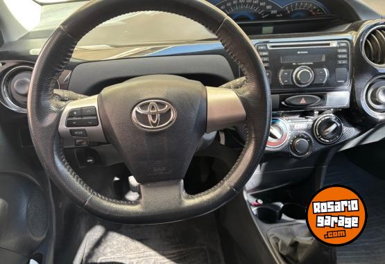 Autos - Toyota Etios xls 2014 Nafta 69000Km - En Venta