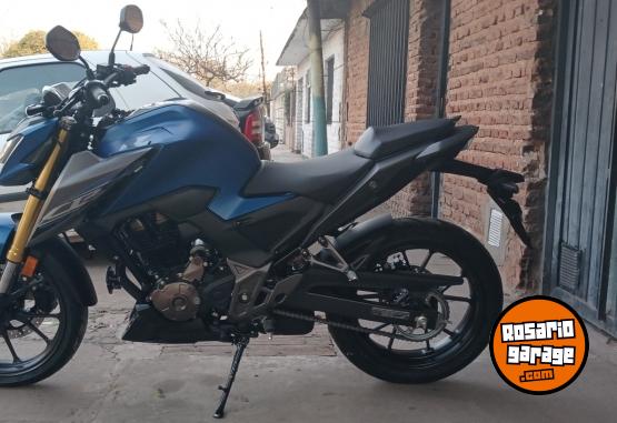 Motos - Honda CB300 2025 Nafta 2100Km - En Venta