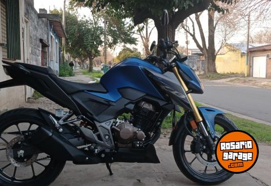 Motos - Honda CB300 2025 Nafta 2100Km - En Venta