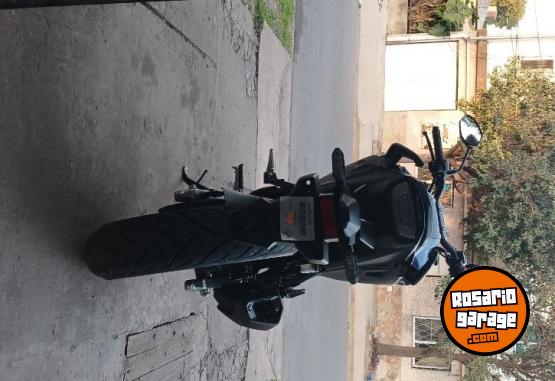 Motos - Honda CB300 2025 Nafta 2100Km - En Venta