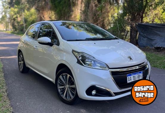 Autos - Peugeot 208 2017 Nafta 66000Km - En Venta