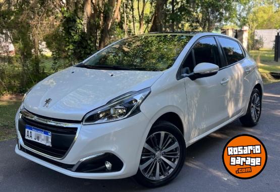 Autos - Peugeot 208 2017 Nafta 66000Km - En Venta