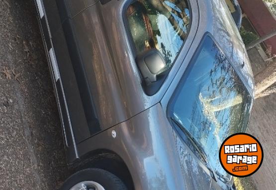 Utilitarios - Peugeot Partner 2022 Diesel 119000Km - En Venta