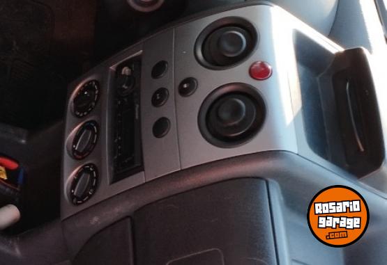 Utilitarios - Peugeot Partner 2022 Diesel 119000Km - En Venta