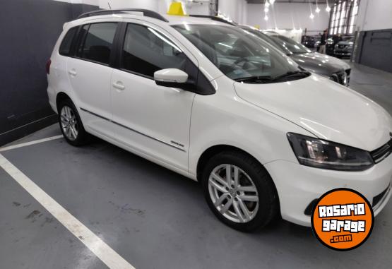 Autos - Volkswagen SURAN HIGHLINE 2017 Nafta 112000Km - En Venta