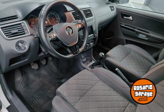 Autos - Volkswagen SURAN HIGHLINE 2017 Nafta 112000Km - En Venta