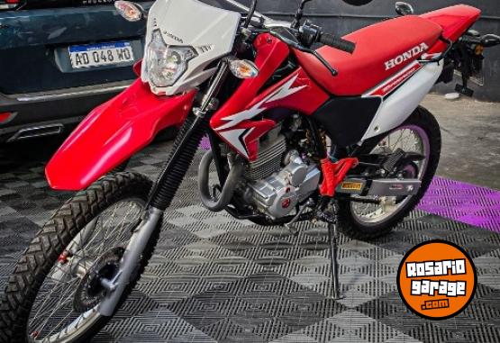 Motos - Honda Tornado xr 250 2024 Nafta 2900Km - En Venta