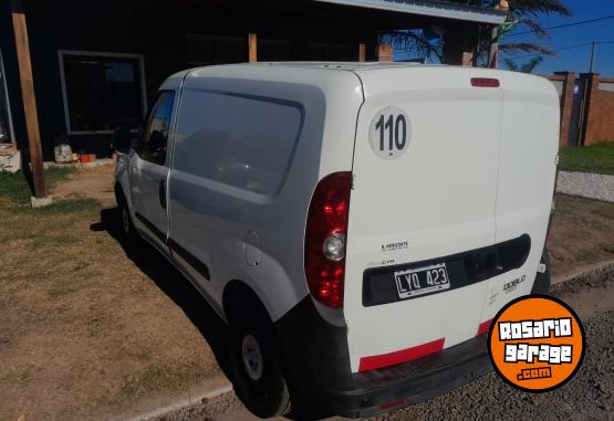 Utilitarios - Fiat Doblo cargo cargo active 2012 GNC 200000Km - En Venta