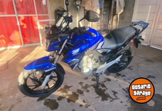 Motos - Honda New twister 2022 Nafta 7200Km - En Venta