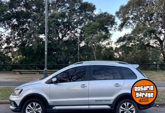 Autos - Volkswagen Suran Cross Highline 2017 Nafta 250000Km - En Venta