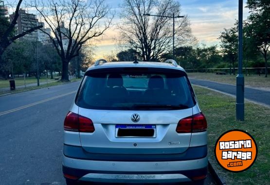 Autos - Volkswagen Suran Cross Highline 2017 Nafta 250000Km - En Venta