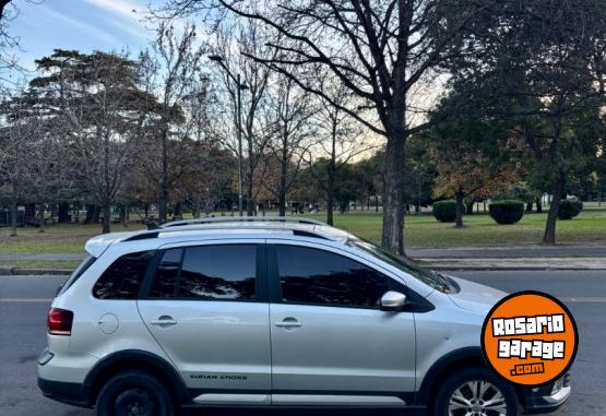 Autos - Volkswagen Suran Cross Highline 2017 Nafta 250000Km - En Venta