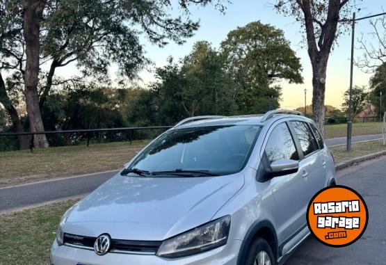 Autos - Volkswagen Suran Cross Highline 2017 Nafta 250000Km - En Venta