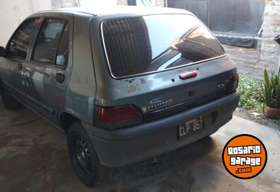 Autos - Renault Clio 1998 Diesel 270000Km - En Venta