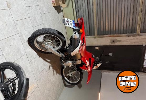 Motos - Honda TORNADO 250 2022 Nafta 10000Km - En Venta