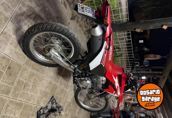 Motos - Honda TORNADO 250 2022 Nafta 10000Km - En Venta