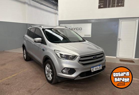 Autos - Ford Kuga Sel 2.0 4x2 2017 Nafta 120000Km - En Venta