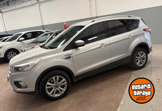 Autos - Ford Kuga Sel 2.0 4x2 2017 Nafta 120000Km - En Venta