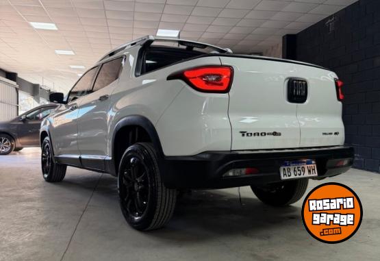 Camionetas - Fiat Toro Volcano 4x4 2017 Diesel 140000Km - En Venta