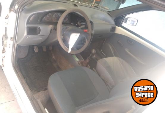 Utilitarios - Fiat Strada 2002 Diesel 250000Km - En Venta