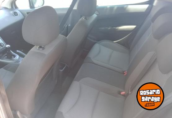 Autos - Peugeot 308 2015 Nafta 150000Km - En Venta