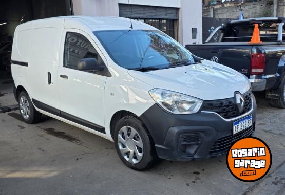 Utilitarios - Renault Kangoo 2022 Diesel 67000Km - En Venta