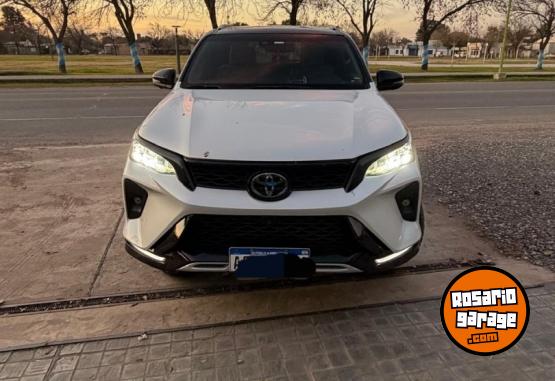Camionetas - Toyota Sw4 Diamond 2023 Diesel 69000Km - En Venta