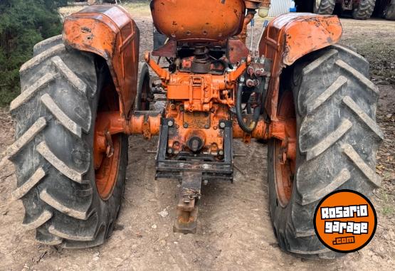 Camiones y Gr�as - Tractor Fiat 450 en Muy Buen Estado - En Venta