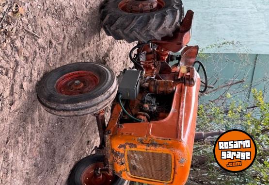 Camiones y Gr�as - Tractor Fiat 450 en Muy Buen Estado - En Venta