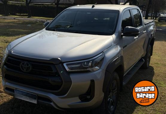 Camionetas - Toyota Hilux SRV 4X2 AUT 2.8 2022 Diesel 65000Km - En Venta