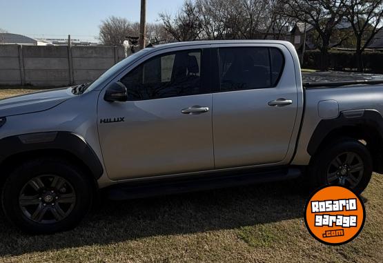 Camionetas - Toyota Hilux SRV 4X2 AUT 2.8 2022 Diesel 65000Km - En Venta
