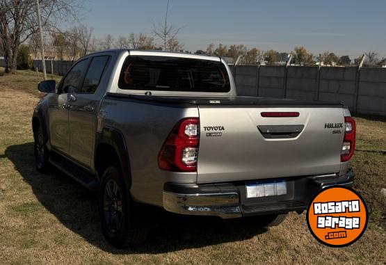 Camionetas - Toyota Hilux SRV 4X2 AUT 2.8 2022 Diesel 65000Km - En Venta