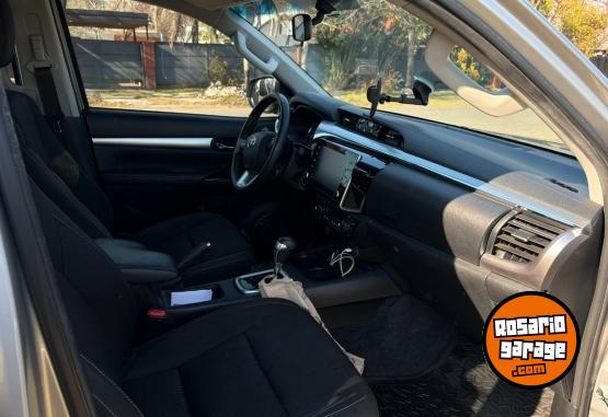 Camionetas - Toyota Hilux SRV 4X2 AUT 2.8 2022 Diesel 65000Km - En Venta